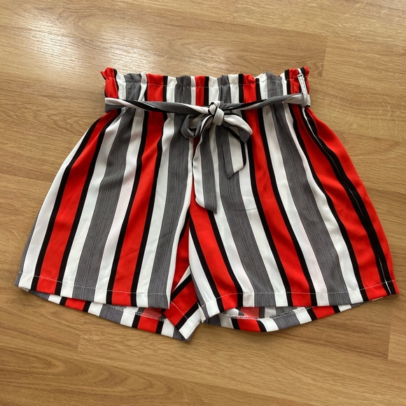 Melanie Lyne | Shorts - Picture 5 of 6